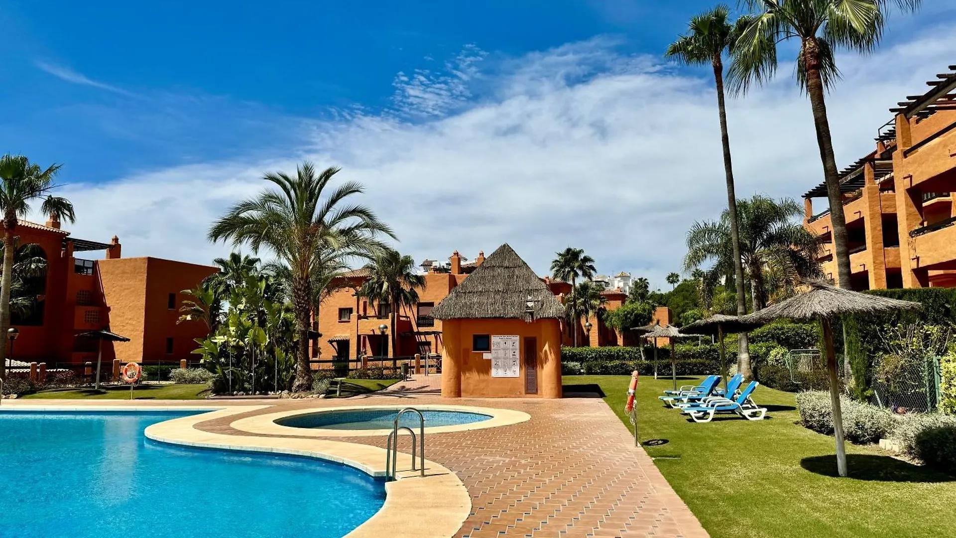 Apartamentos Golf Y Playa Estepona Spain